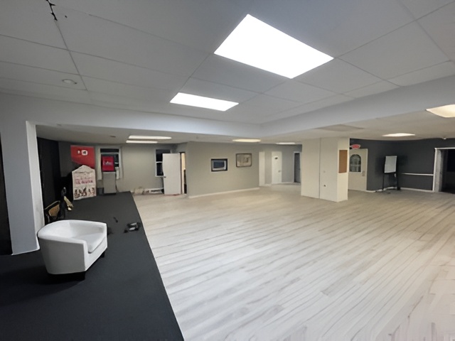 Stage area with lighting at 894 Broadway